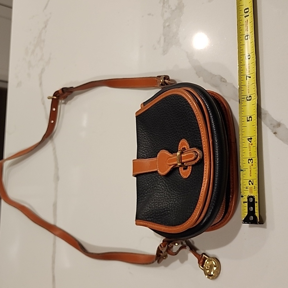 Vintage dooney and bourke crossbody black shoulder bag